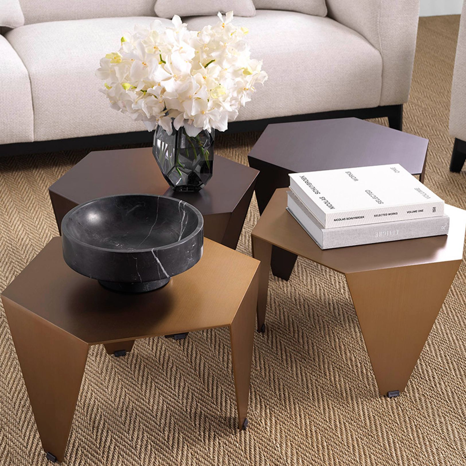 Metro Chic Side Table Brass 57.5 cm Metro Chic Side Table Brass 57.5 cm