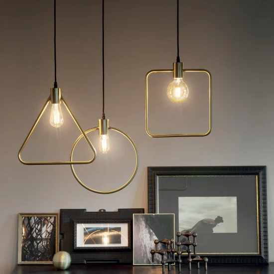 Shapes Triangle taklampa guld 29.5cm
