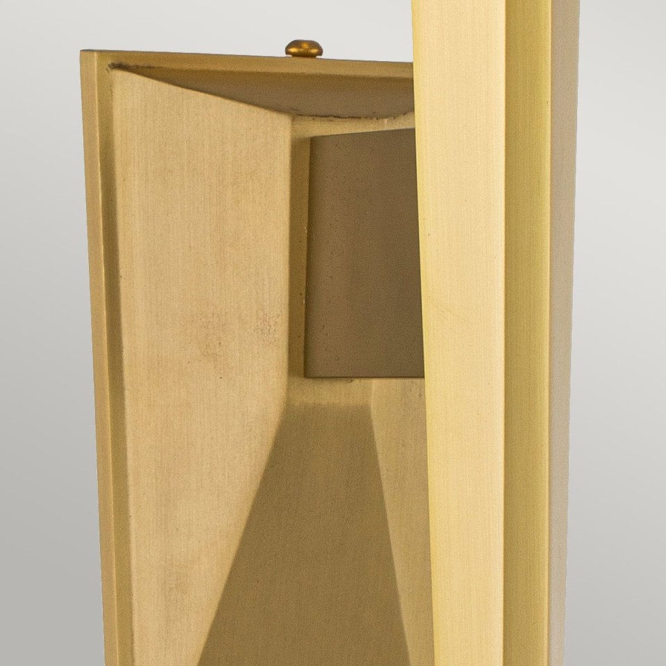 Verity 1-ljus vägglampa borstad mässing/klart glas 50,6cm IP44