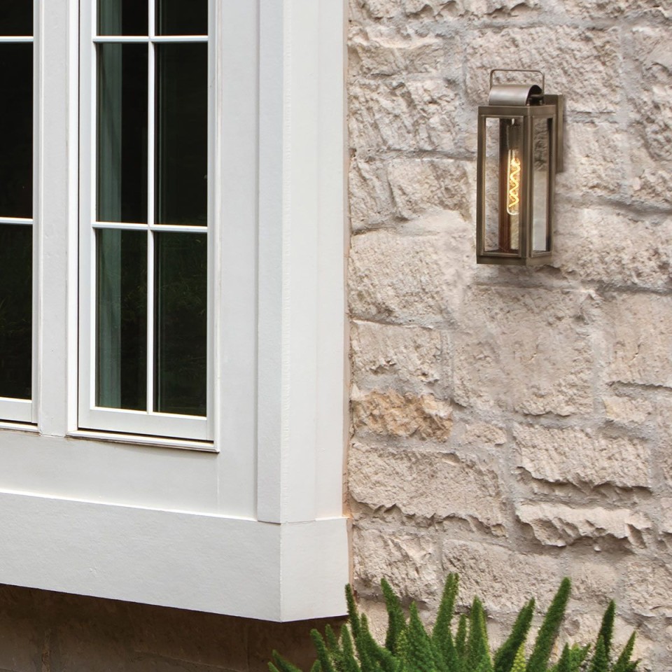 Sag Harbor 1-Lt Small Outdoor Wall Light Painted Burnished Bronze/Clear 41.3cm IP44