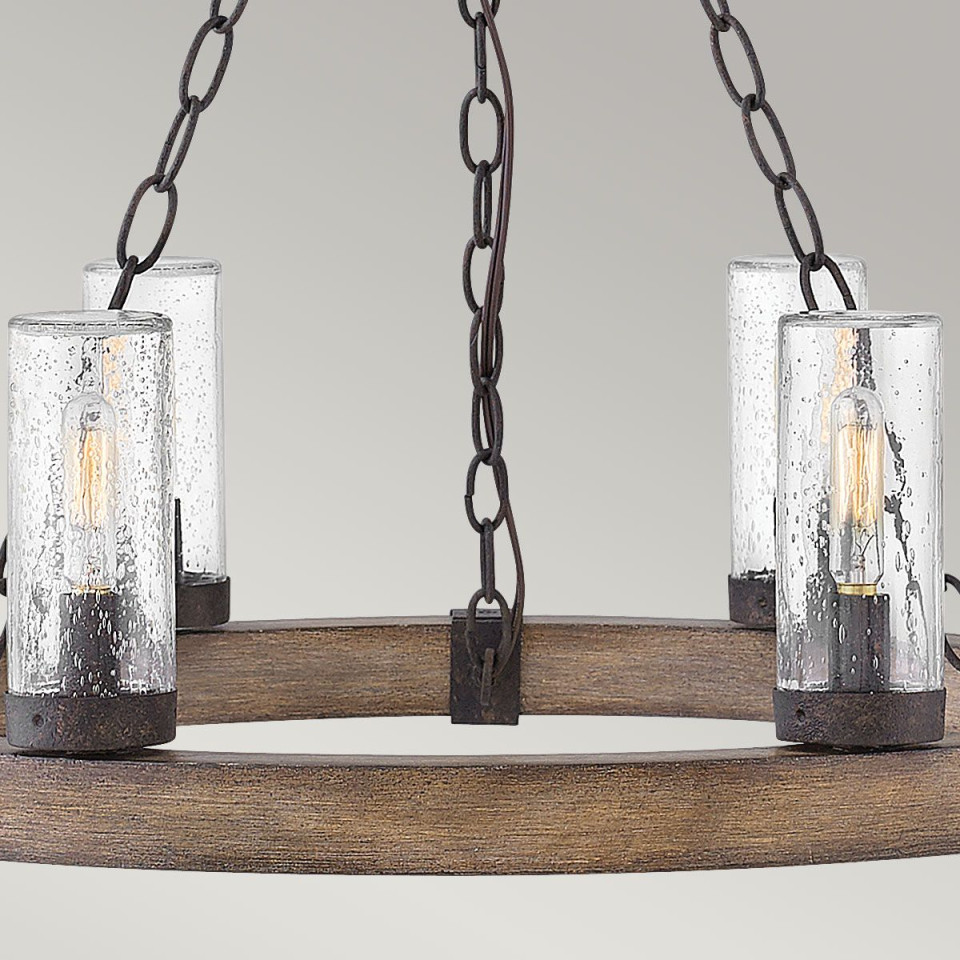 Sawyer 6-ljus utomhus ljuskrona sequoia trä/rost järn 61 cm IP44 Hinkley Lighting Sawyer 6-ljus utomhus ljuskrona sequoia trä/rost järn 61 cm IP44