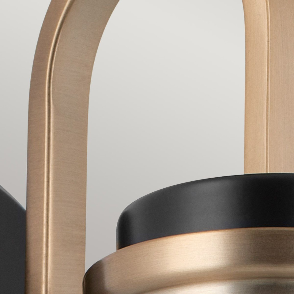 Farum 1-ljus vägglampa svart/champagne brons 24 cm IP44 Kichler Farum 1-ljus vägglampa svart/champagne brons 24 cm IP44