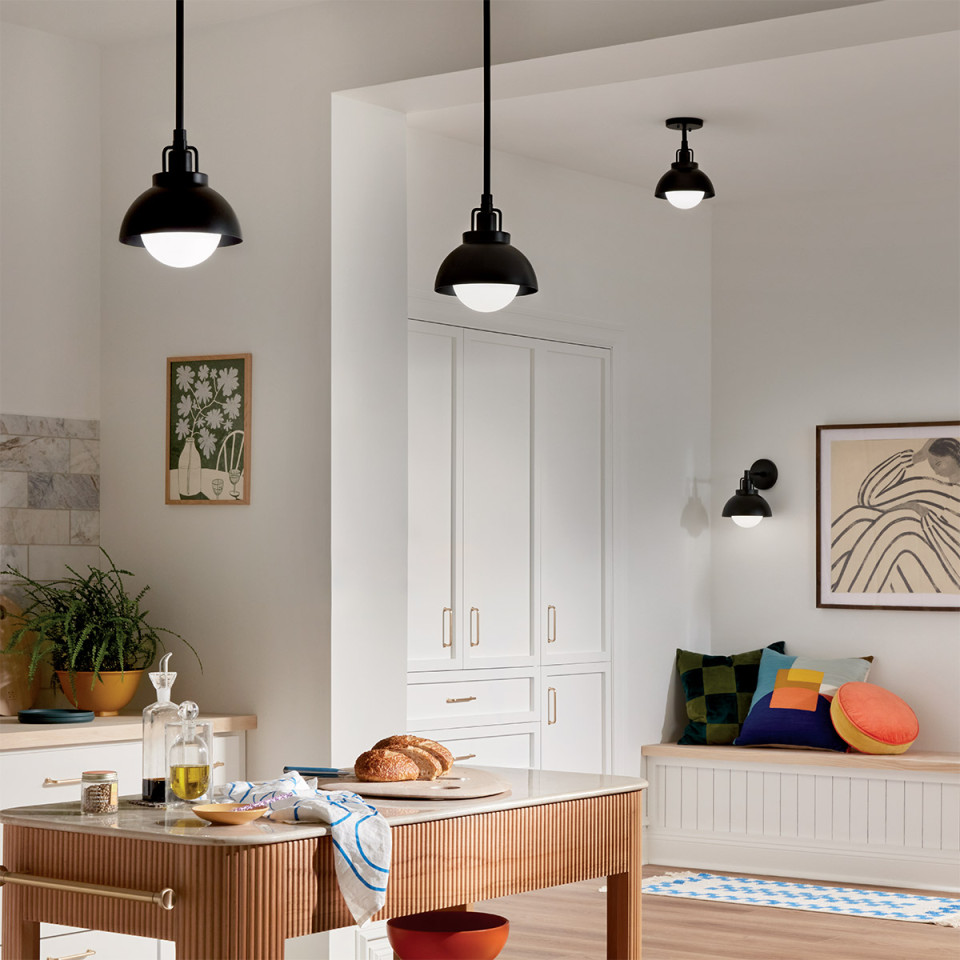 Niva 1-ljus konvertibel vägglampa svart 22.7 cm Kichler Niva 1-ljus konvertibel vägglampa svart 22.7 cm