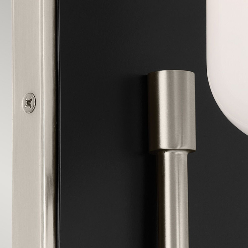Solia 1-ljus vägglampa för badrum borstad nickel/svart 33,8 cm IP44 Kichler Solia 1-ljus vägglampa för badrum borstad nickel/svart 33,8 cm IP44