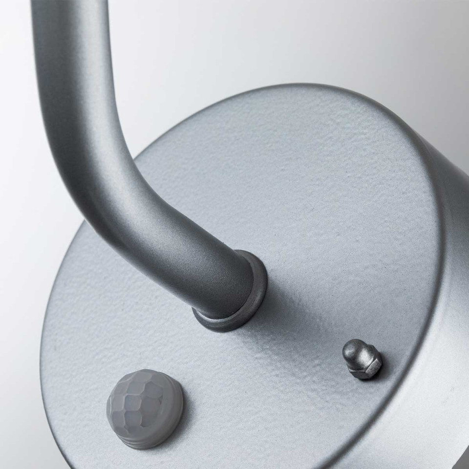 Klampenborg 1-lt utomhus vägglampa Med PIR Silver 25,5cm Klampenborg 1-lt utomhus vägglampa Med PIR Silver 25,5cm