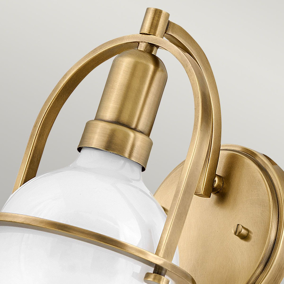 Somerset 1-ljus vägglampa heritage mässing/vit 23,3 cm Hinkley Lighting Somerset 1-ljus vägglampa heritage mässing/vit 23,3 cm