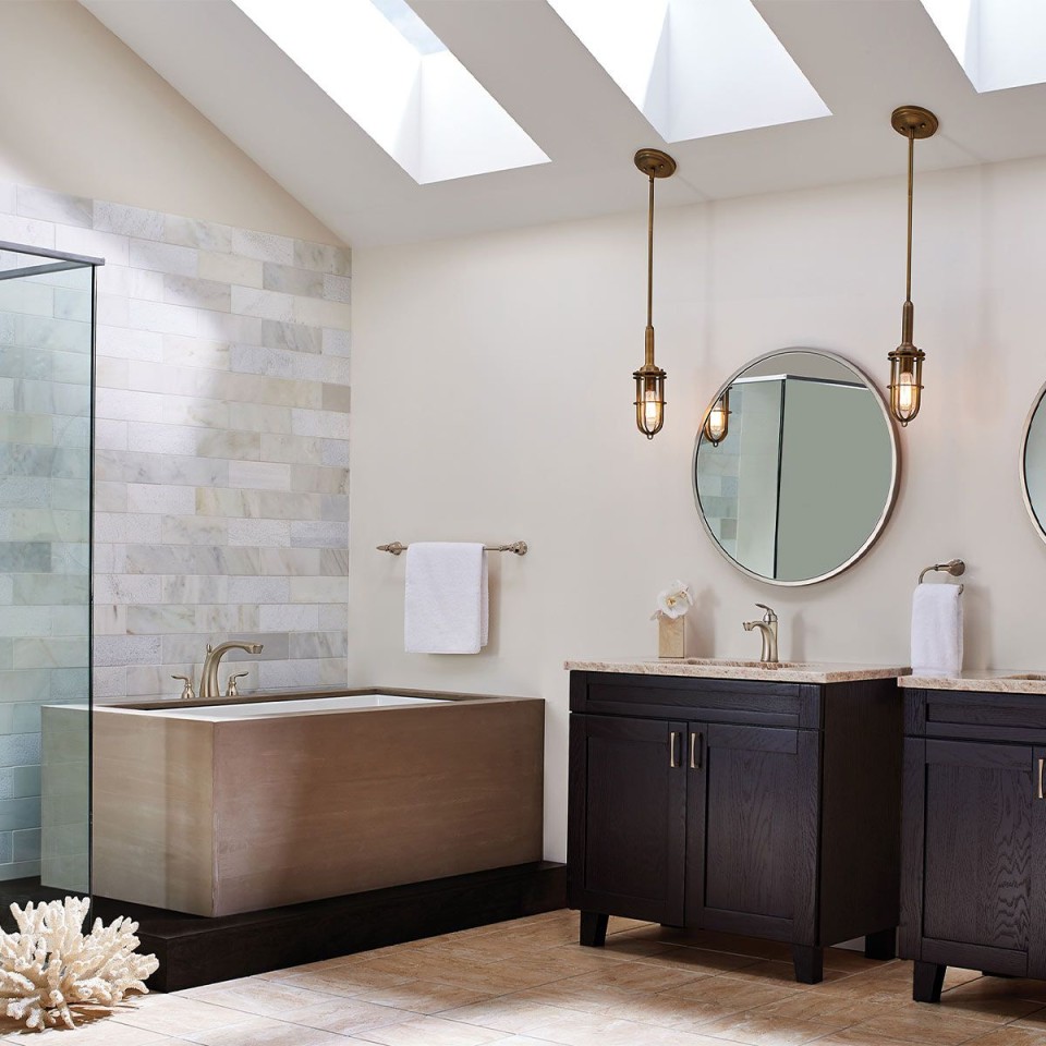 Urban Restoration 1-ljus taklampa mässing/klar 14cm IP44