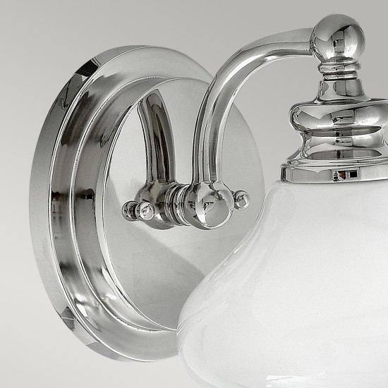 Ainsley 1-Ljus Vägglampa Polerad Krom 13,7cm IP44 Ainsley 1-Ljus Vägglampa Polerad Krom 13,7cm IP44