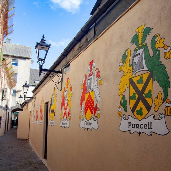 Viktoriansk traditionell stor utomhusvägglampa i gjutjärn/galvaniserat stål 147 cm IP65