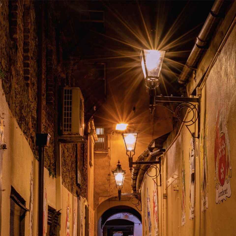 Viktoriansk traditionell stor utomhusvägglampa i gjutjärn/galvaniserat stål 147 cm IP65