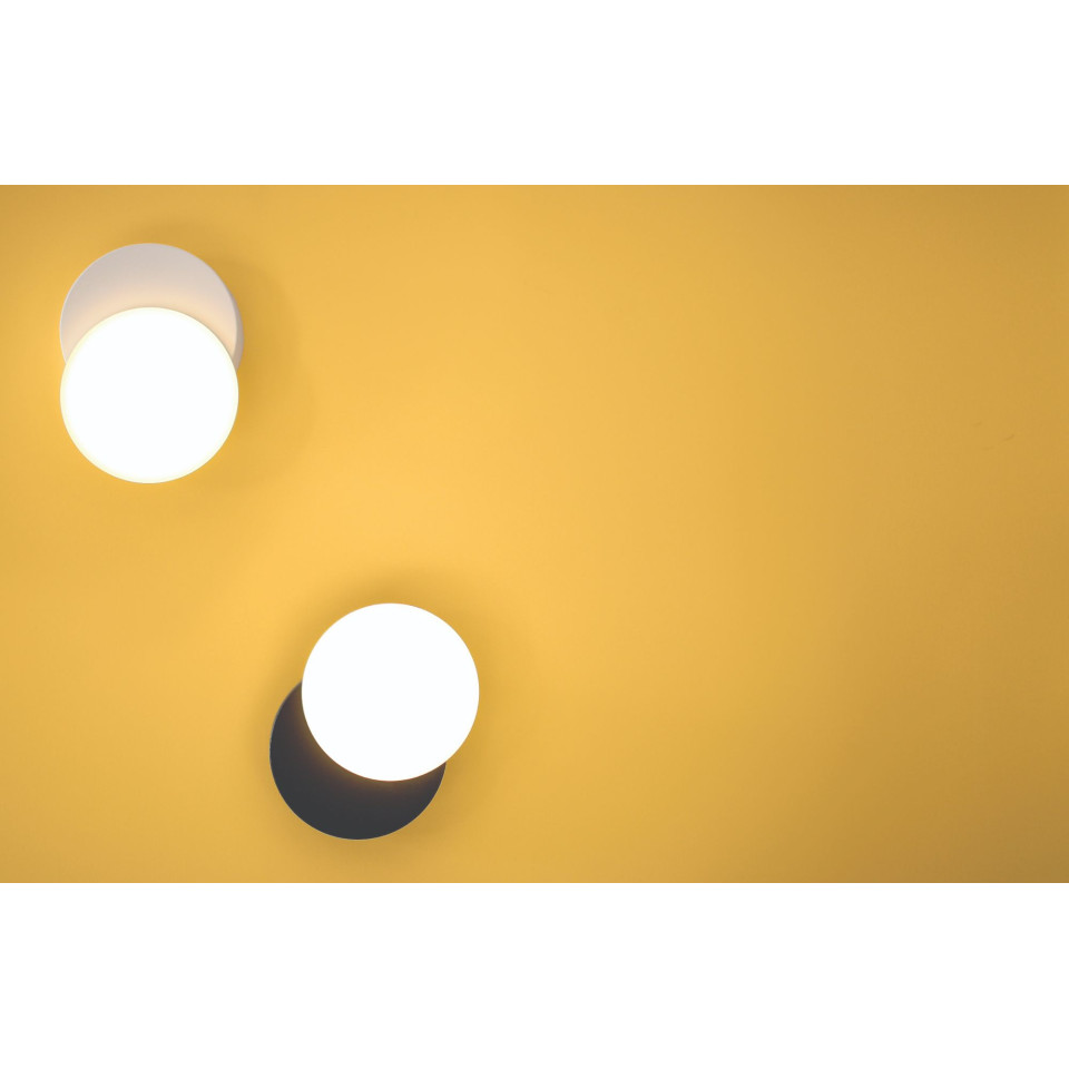 Dot 01 vägglampa vit/svart 15,5cm