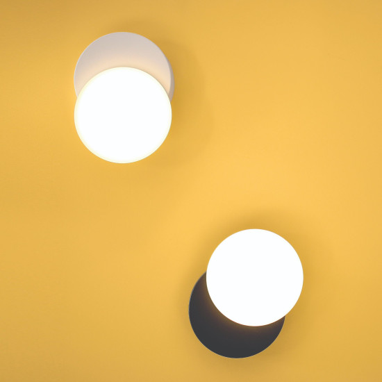 Dot 01 vägglampa vit/svart 15,5cm