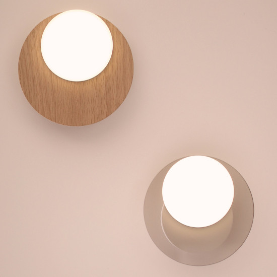 Dot 02 vägglampa vit/svart/ek/valnöt 17,2cm