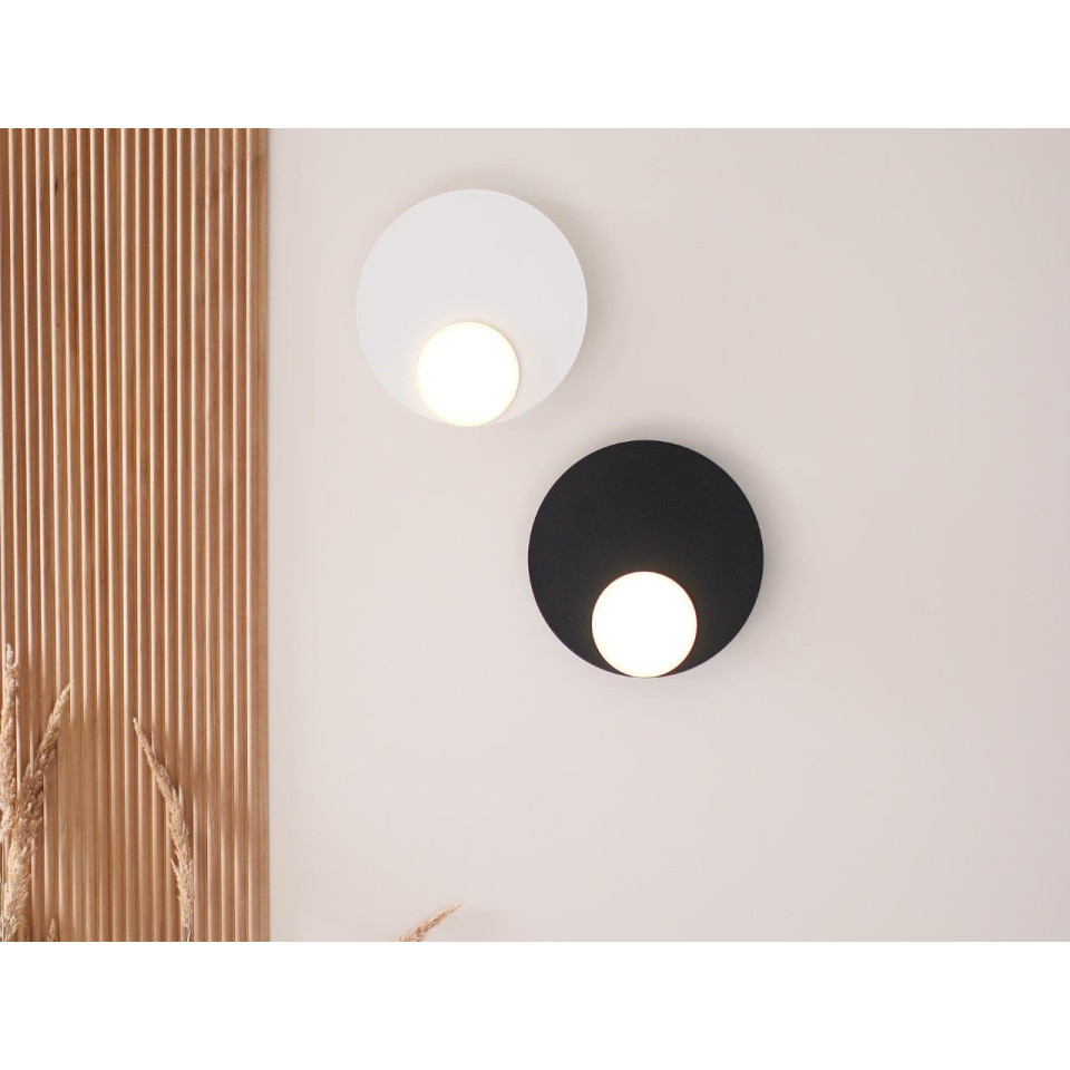 Dot 05 Wall Lamp White/Black/Oak/Walnut 25cm