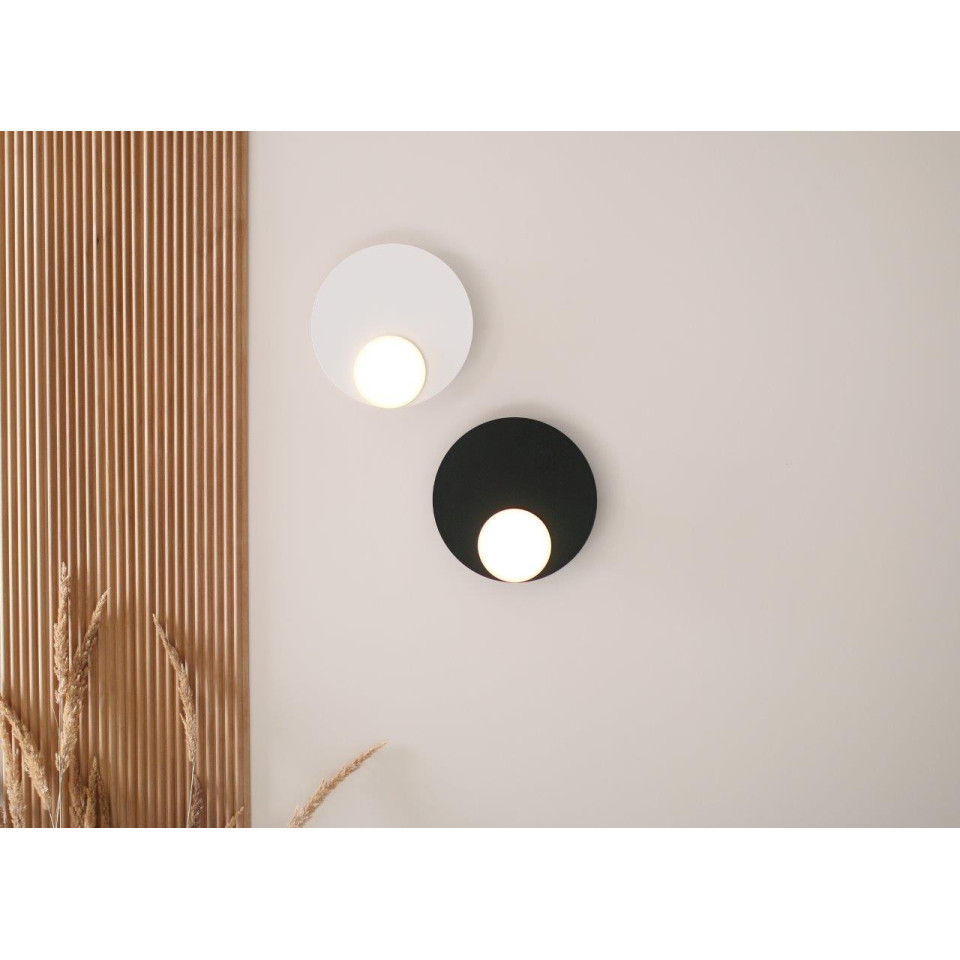 Dot 05 Wall Lamp White/Black/Oak/Walnut 25cm
