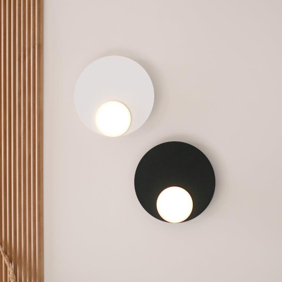 Dot 05 Wall Lamp White/Black/Oak/Walnut 25cm