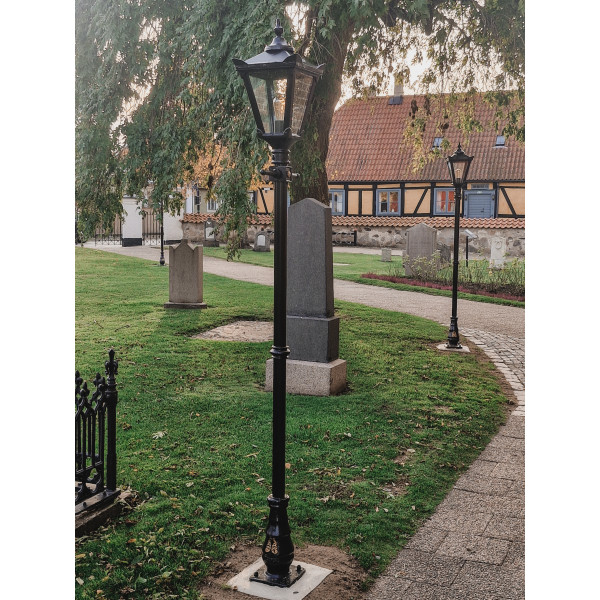 Harte Lyktstolpar - Åhus Kyrka!