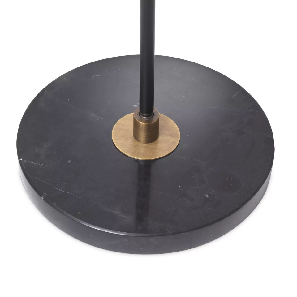 Asta golvlampa svart/mässing/vit 161,5cm Eichholtz Asta golvlampa svart/mässing/vit 161,5cm