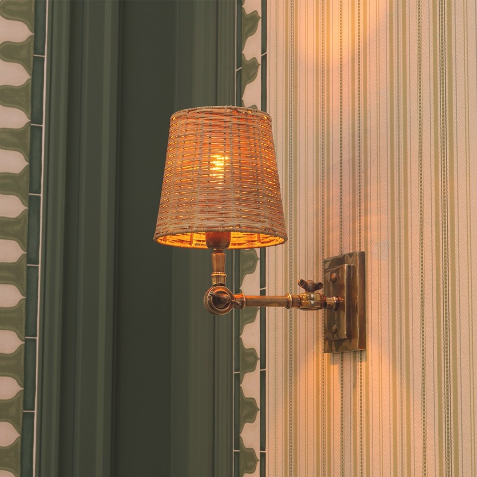 Wentworth vägglampa vintage mässing/rattan 25,5 cm