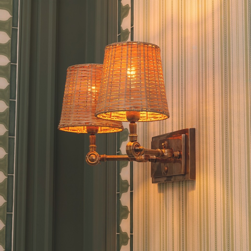 Wentworth dubbel vägglampa vintage mässing/rattan 25,5 cm