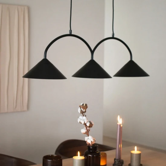 Curve 3 taklampa i olika färger 95 cm Curve 3 taklampa i olika färger 95 cm