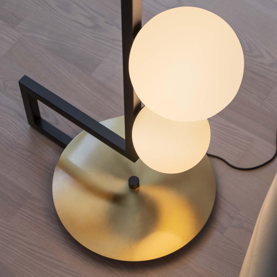 Birds PT5 golvlampa svart/satin i mässing 160 cm