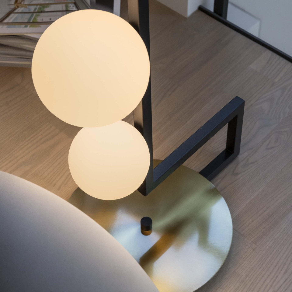 Birds PT5 golvlampa svart/satin i mässing 160 cm