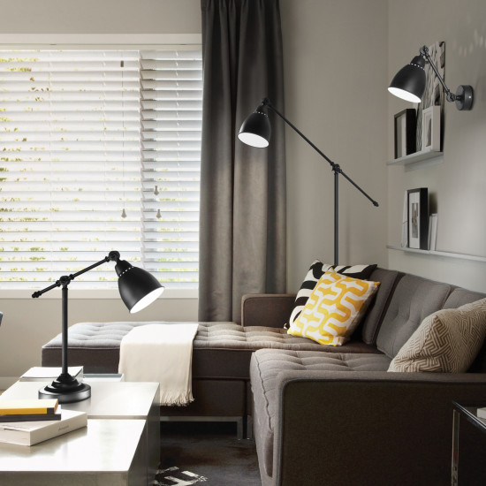 NEWTON Golvlampa PT1 Svart 150cm NEWTON Golvlampa PT1 Svart 150cm