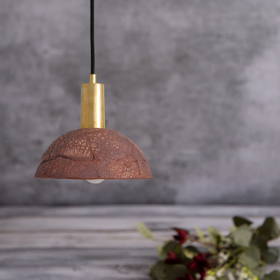 Kauri taklampa keramik röd järn 20cm