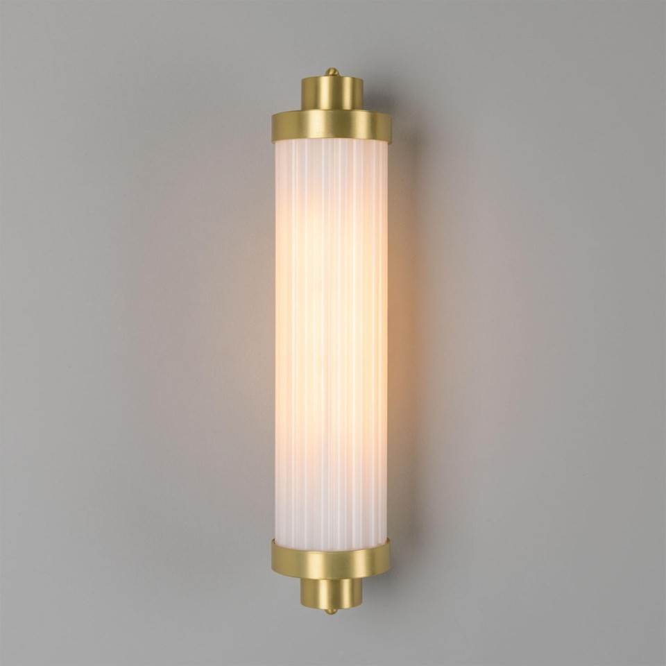 Louise badrumsvägglampa mässing/opalglas 47 cm IP44