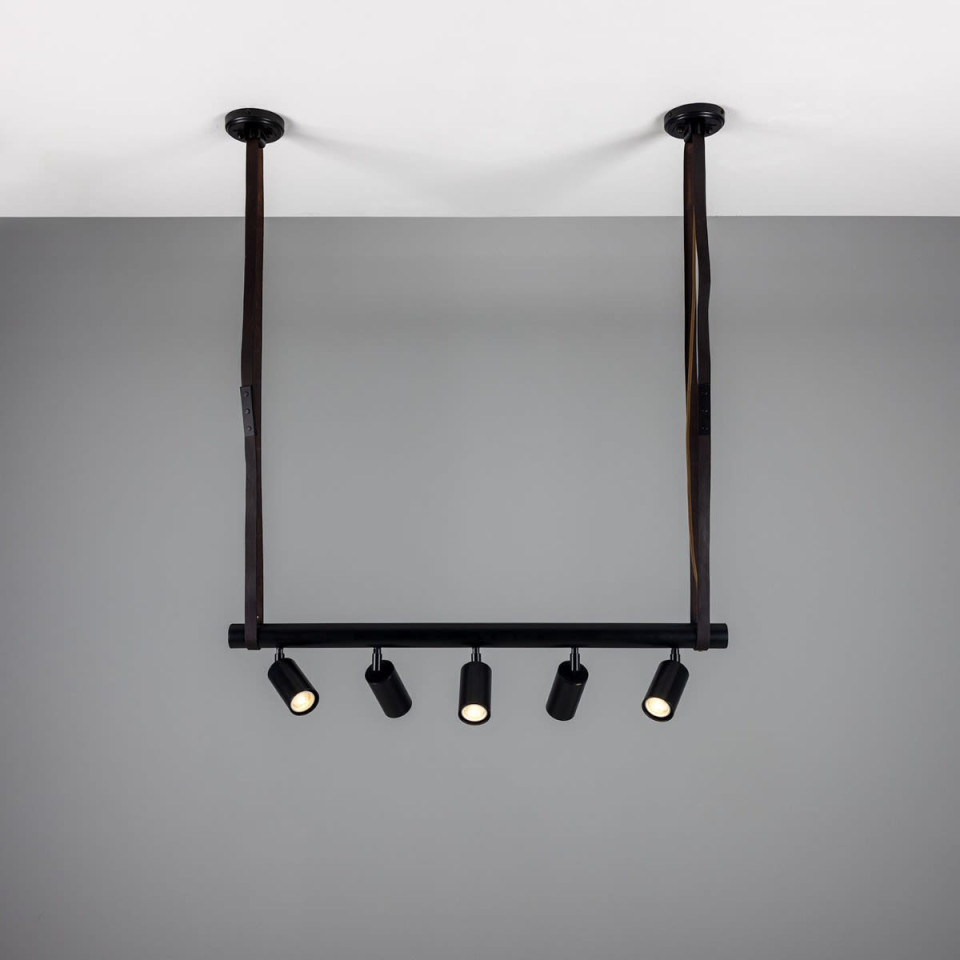 Holmes 5-Lt Linear Ceiling Light Brass/Matte Black 100 cm Mullan Lighting Holmes 5-Lt Linear Ceiling Light Brass/Matte Black 100 cm