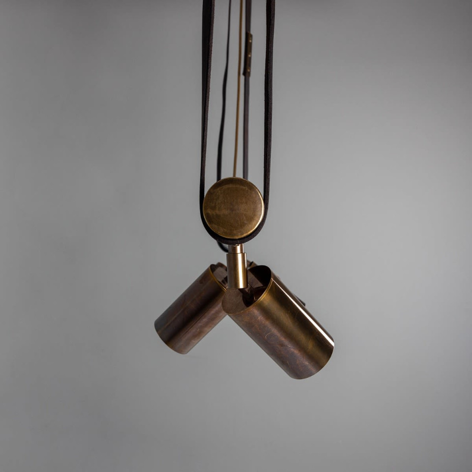 Holmes 5-Lt Linear Ceiling Light Brass/Matte Black 100 cm Mullan Lighting Holmes 5-Lt Linear Ceiling Light Brass/Matte Black 100 cm