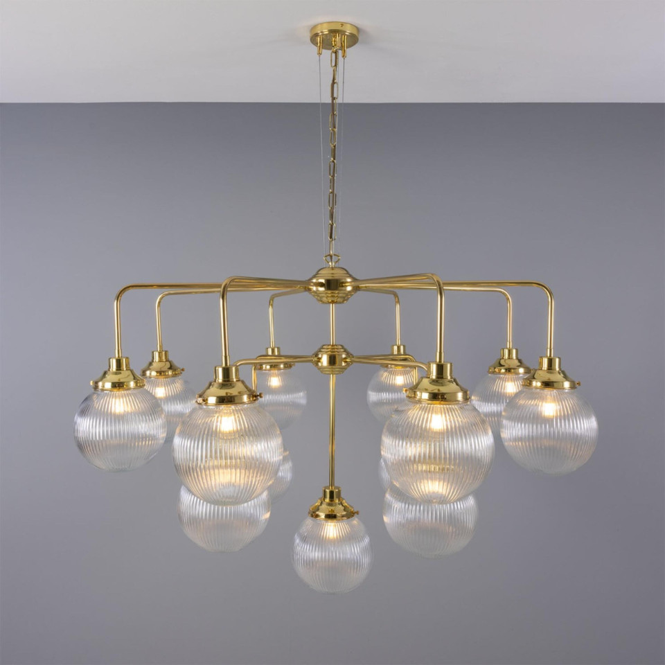 Genua 13-ljus ljuskrona mässing/prismatiskt glas 124 cm Mullan Lighting Genua 13-ljus ljuskrona mässing/prismatiskt glas 124 cm
