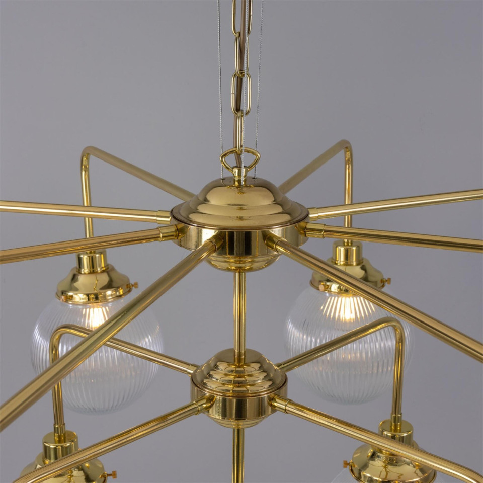 Genua 13-ljus ljuskrona mässing/prismatiskt glas 124 cm Mullan Lighting Genua 13-ljus ljuskrona mässing/prismatiskt glas 124 cm