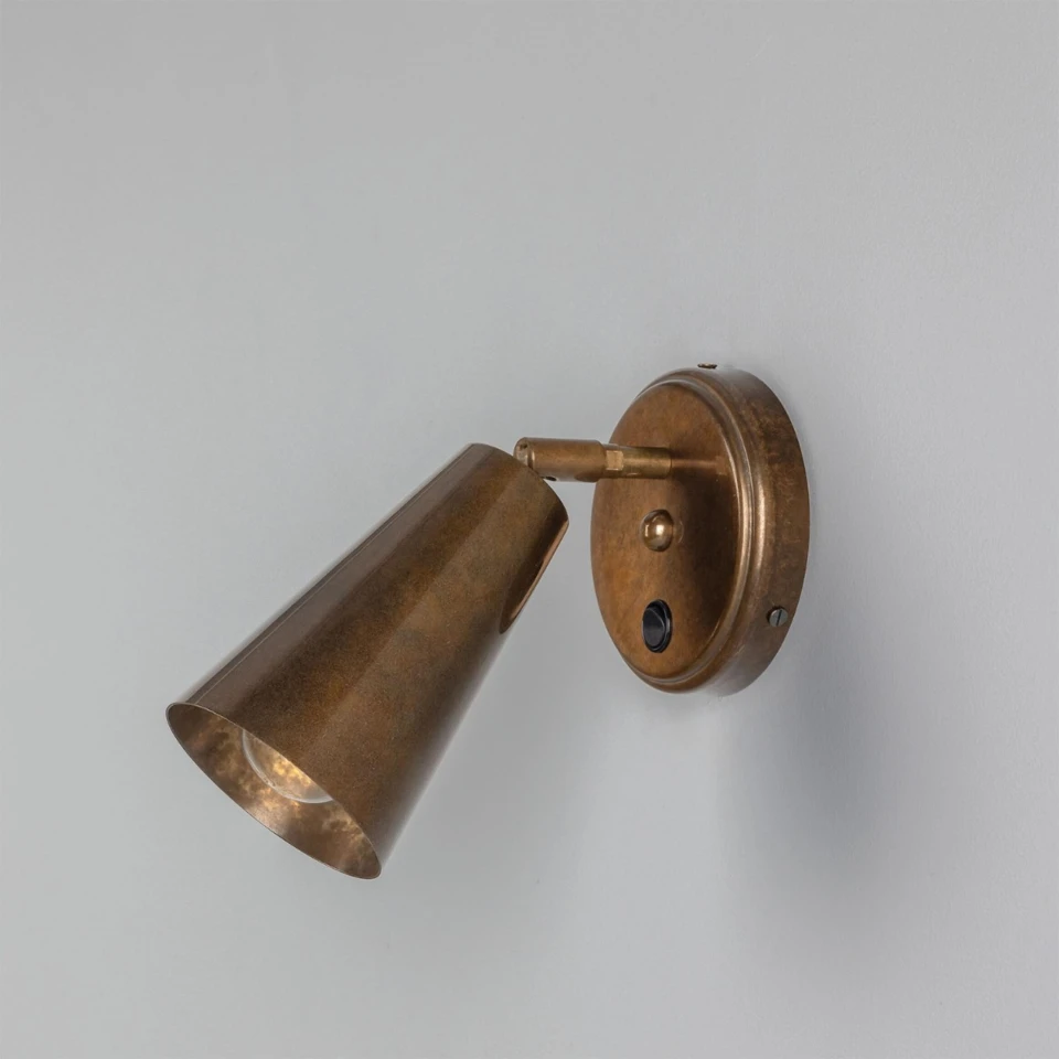Cashel cone hotel wall light brass 20 cm