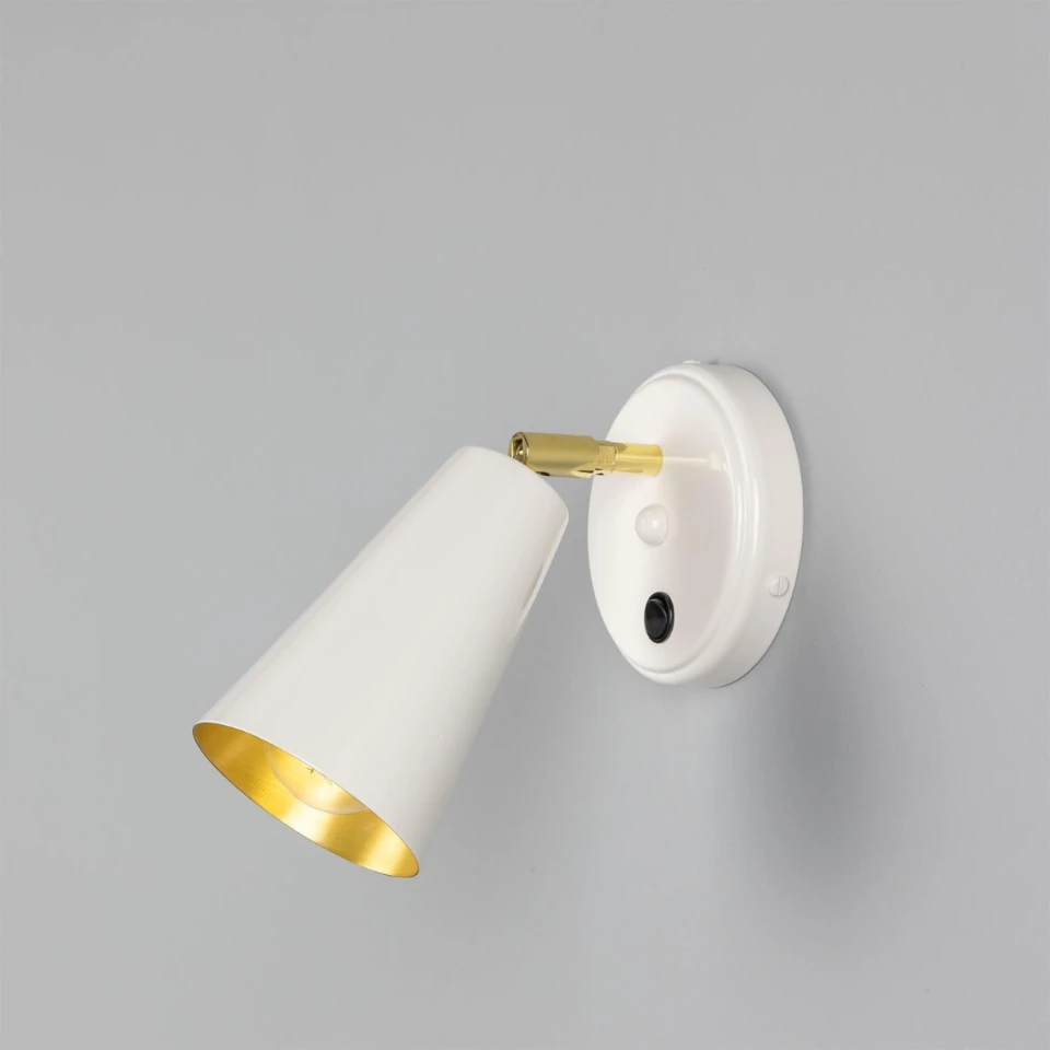 Cashel cone hotel wall light brass 20 cm