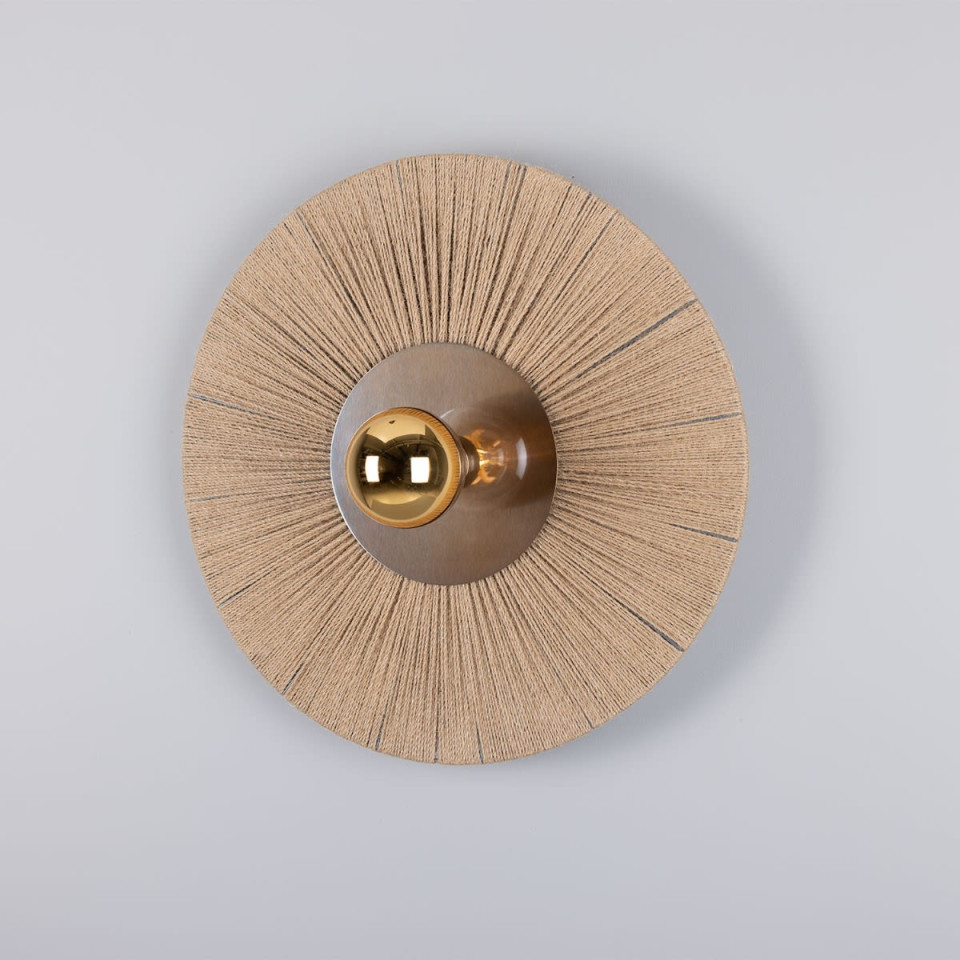 Syracuse vägglampa mässing/raffia 54 cm Mullan Lighting Syracuse vägglampa mässing/raffia 54 cm