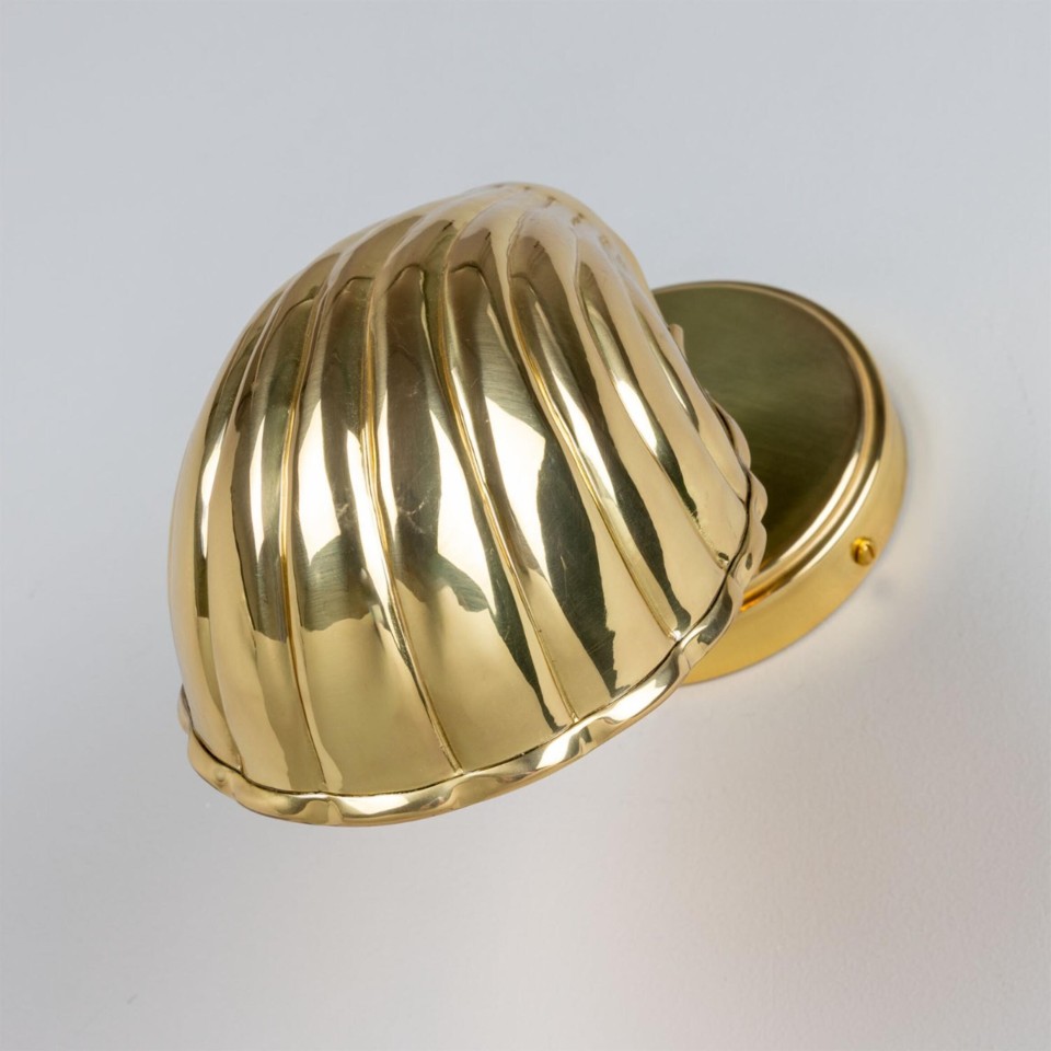 Shell väggslampa i mässing 26,5 cm
