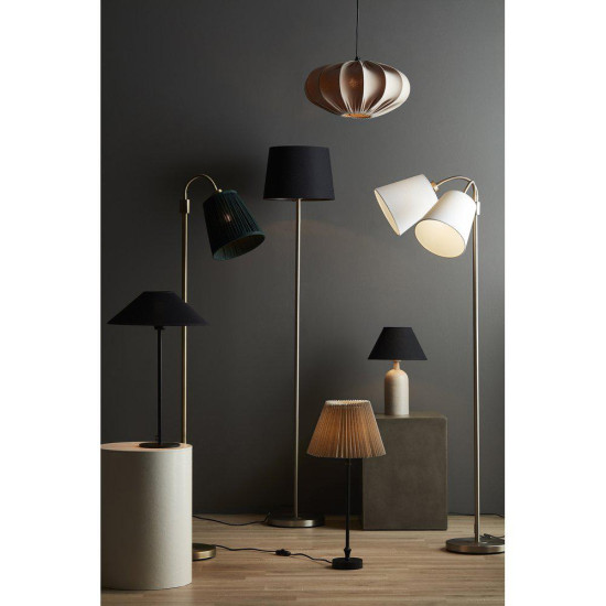 Amy Golvlampa Flex2 Antikmässing 150cm Amy Golvlampa Flex2 Antikmässing 150cm